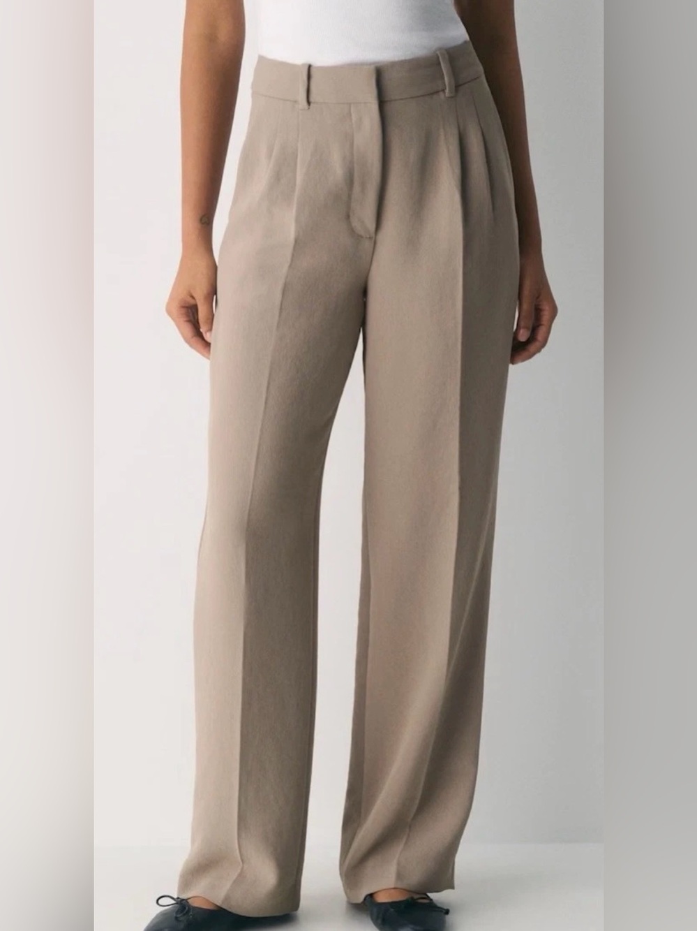 Aritzia Effortless Pants Taupe Crepette Wide Leg Size 0 Trousers